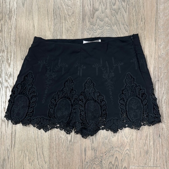 Forever 21 Dresses & Skirts - Forever 21 Elegant Black Lace Women’s Mini Skirt Size Medium
